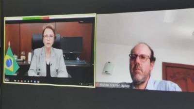 La ministra de Agricultura, Ganadería y Abastecimiento de Brasil, Tereza Cristina, felicitó al Nobel de Economía 2019, Michael Kremer, por el reconocimiento como Embajador de Buena Voluntad del IICA.