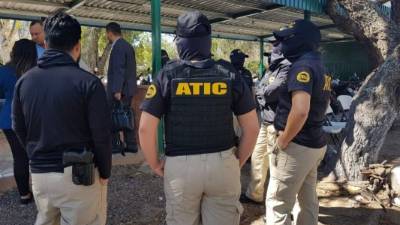 Agentes de la Atic durante la audiencia en el Fuerte Cabañas.