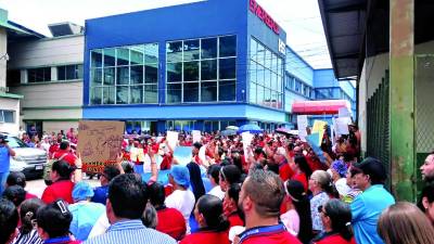 <b>El Sindicato de Trabajadores del Instituto Hondureño de Seguridad Social.</b>