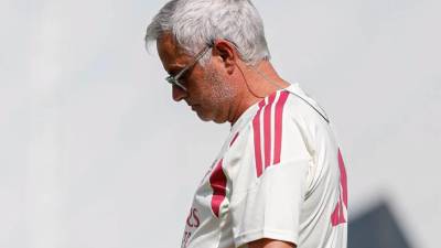 José Mourinho pretende sacar a tres jugadores del Real Madrid de cara a la próxima temporada y ya habría tomado una decisión sobre el futuro de estos futbolistas.
