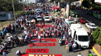 La manifestación recorrieron diferentes sectores de Tegucigalpa.
