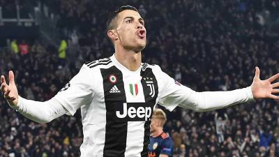 Cristiano Ronaldo jufó tres temporadas con la Juventus, ganó dos Serie A, una Copa y una Supercopa italiana, y marcó 101 goles en 134 partidos.