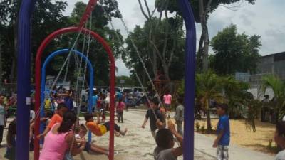 En estos parques integrales se busca la recreación de los menores y fomentar la práctica del deporte en los adultos.