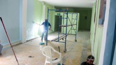 Instalaciones. La sala tendrá capacidad para albergar 45 pacientes. Ayer continuaron las fumigaciones.