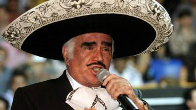 Vicente Fernández salió de terapia intensiva hace unos días.