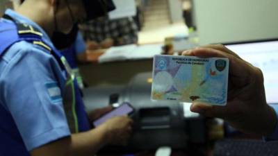 Retoman emisión de licencias de conducir en todo el país