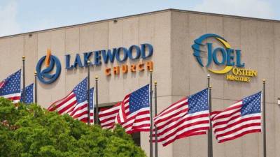 Tras el ataque los feligreses abandonaron las intalaciones de la iglesia.