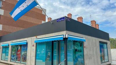 Vista de la oficina consular de Honduras en Madrid España, ubicada en Apolonio, Morales 3, bajo H, 28036, Metro Plaza de Castilla.