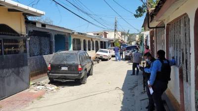 Agentes policiales llegaron hasta el lugar de los hechos.