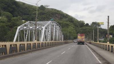 Puente del río Chamelecón, la alcaldía ejecuta actualmente obras de mejora en el sector.