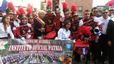 Los representantes del Instituto Patria de La Lima en Nueva York.