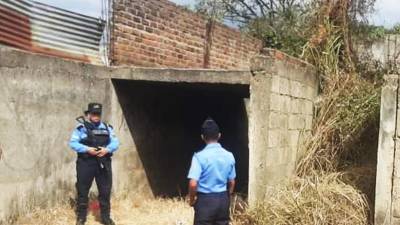 Agentes de la policía llegaron hasta la escena del crimen.