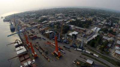 El drone de LA PRENSA captó una impresionante vista aérea de la ENP y la ciudad de Puerto Cortés.