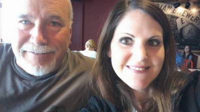 John Loveless es acusado de matar a su pareja.