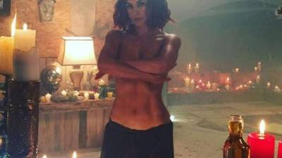 Telemundo estrenará la telenovela 'La Doña' y tal parece que la actriz Aracely Arámbula se dio a la tarea de llamar la atención de los fans a toda costa.