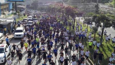 Los agentes durante el recorrido de hoy.