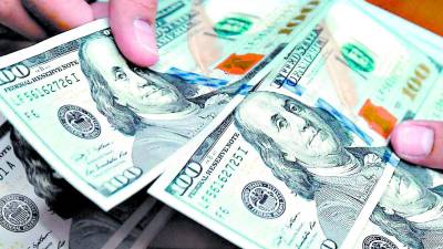 Entre más alto es el riesgo país, la deuda es más cara.