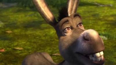 El universo de Shrek continúa expandiéndose. Universal Pictures y DreamWorks Animation confirmaron oficialmente que Burro, el carismático compañero del ogro más famoso del cine, protagonizará su primera película en solitario, una producción que promete responder una de las preguntas más curiosas de los fanáticos: ¿cómo adquirió la capacidad de hablar?
