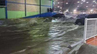 La tormenta del lunes por la tarde demostró una vez más la vulnerabilidad en la 13 calle de San Pedro Sula.