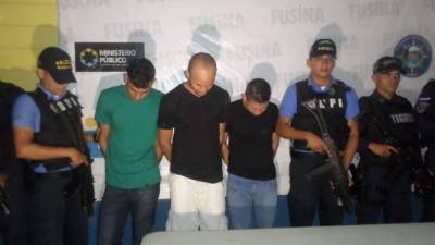 La Policía actuó rápido y detuvo a los individuos.