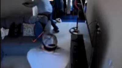 VIDEO: Captan a dos sujetos robando en casa de zona residencial de SPS