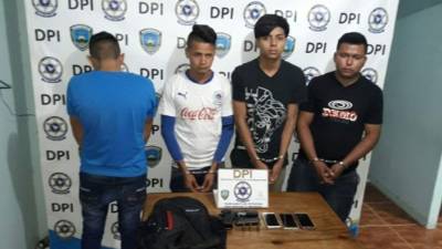 Los jóvenes detenidos presentados en la Dirección Policial de Investigación (DPI).