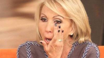 Fuertes críticas le han llovido a la presentadora Laura Bozzo luego de publicar nuevas imágenes en traje de baño.Para muchos la presentadora peruana (67) quiso presumir un posible aumento de busto.