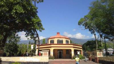 Durante el día San Pedro Sula tendrá temperaturas cálidas, por la noche podrían haber precipitaciones.