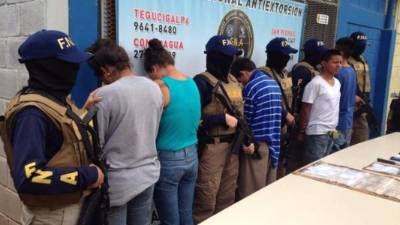 Detenidos en colonia capitalina, acusados de extorsión.