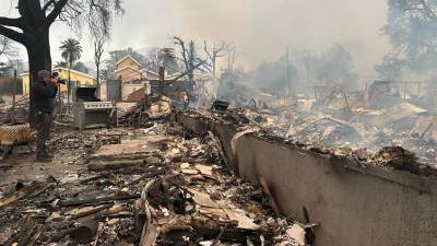 Miles de personas fueron evacuadas este miércoles por un nuevo incendio en Los Ángeles.