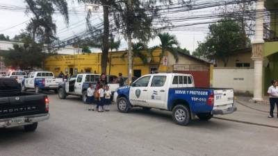 Patrulla estacionada en una de las calles de Choloma.