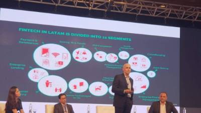 La implementación de la tecnología financiera permitiría a más personas acceder a los servicios bancarios.