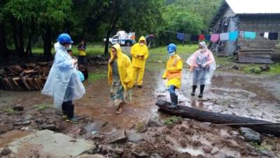 Copeco entregó ayuda a las familias afectadas en San Lorenzo, Valle.