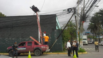 Las cámaras fueron revisadas por técnicos especiales del TSE.