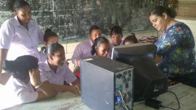 Los estudiantes de esta región podrán aprender a manejar equipos de computación. Foto: Luis Lemus.