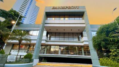 Banhprovi lanzó el programa MyPE+ para apoyar a microempresarios y pequeños empresarios con oportunidades de financiamiento.