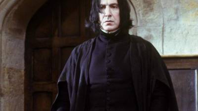 El actor británico Alan Rickman, una de las figuras más importantes del cine del Reino Unido, murió a los 69 años a causa de un cáncer, informó hoy su familia.