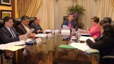 Este 30 de abril vence el plazo para que los interesados en los cargos de candidatos a fiscal y fiscal adjunto manden sus postulaciones.