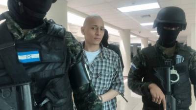Julio César Ponce cuando comparecía ayer a la audiencia inicial en los juzgados.