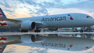 Las especulaciones sobre una posible fusión entre American Airlines y United Airlines fueron descartadas este viernes luego de que una de las compañías emitiera un pronunciamiento oficial negando cualquier interés en avanzar en esa dirección.