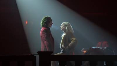 Lady Gaga y Joaquin Phoenix en una escena de “Joker 2”.
