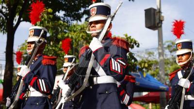 Los cadetes de la Academia Nacional de Policía (Anapo) participaron en los desfiles patrios con disciplina y marcialidad.