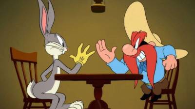 Hoy viernes 5 de diciembre, Netflix confirmó un acuerdo para adquirir Warner Bros., HBO y HBO Max por un valor neto de 82.7 mil millones de dólares, unos 72 mil millones en valor de acciones. El trato llega tras una intensa puja contra Comcast y Paramount y dependerá de la aprobación regulatoria en USA y Europa. La buena noticia es que Netflix incorporará películas y series en su estantería digital. Los Looney Tunes no pueden faltar.