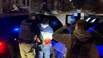 Agentes del ICE realizan redadas en las principales ciudades de EEUU.