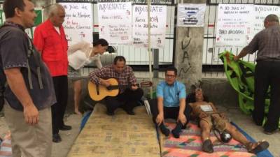 Los miembros del FNRP expresaron su solidaridad con los huelguistas de hambre en la capital.