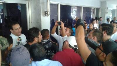 Los clientes pidieron a los liquidadores de Banco Continental garantizar sus ahorros.