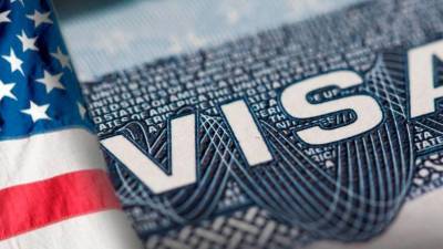 Si usted es uno de los cientos de hondureños mayores de edad que está en trámite de VISA estadounidense por primera vez, tenga muy presente que deberá pasar por una entrevista con un oficial consular en la embajada, quien será el encargado de aprobar o negar la VISA, ésto según la información que haya proporcionado en su formulario DS-160 y su historial personal.