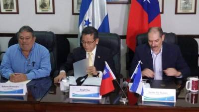 José Roberto Hernández, Joseph Kuo y Jacobo Paz.