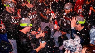 La plantilla de los Astros celebró a lo grande el boleto a la final de la Liga Americana.