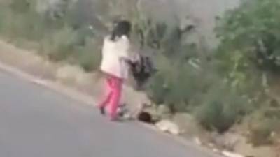 El video circuló en redes sociales y poco después la Policía informó de la captura de la mujer.